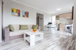 Flat-screen TV - Sofia Art Gallery Vacation Apartments (Sofia)