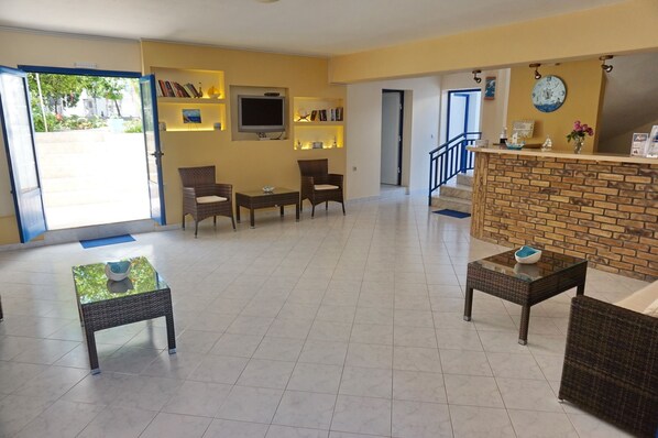 Reception - Akrogiali Hotel (Agistri)