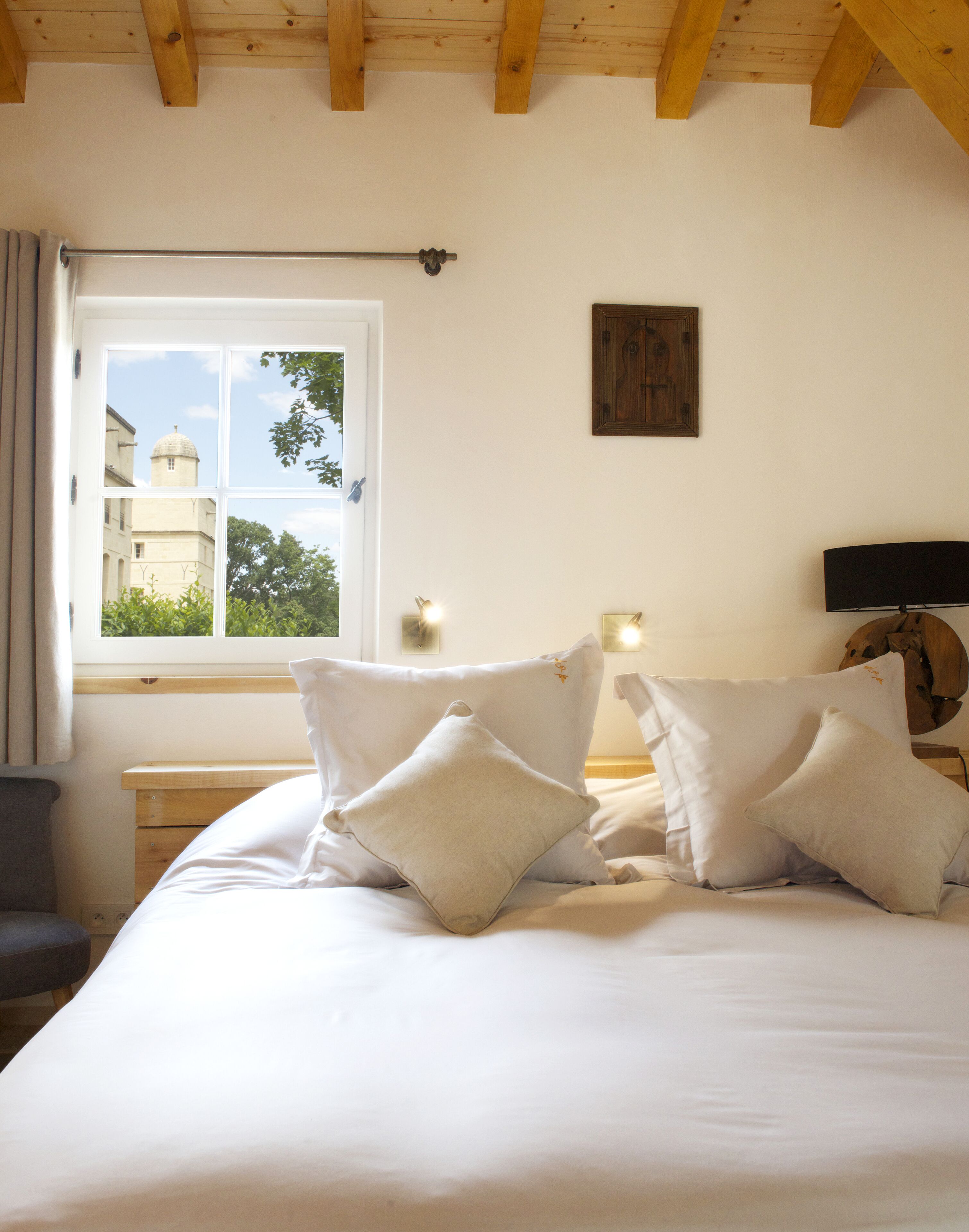 superior room | 1 bedroom, premium bedding, down duvets, in-room safe