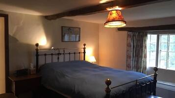 Double Room, Ensuite | Individually decorated, individually furnished, free WiFi