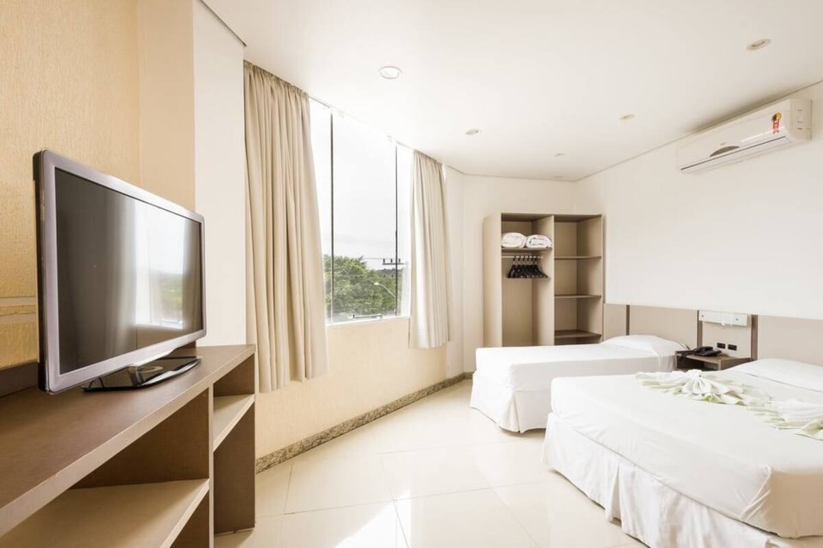 Quarto Luxo Triplo | Desk, laptop workspace, blackout drapes, WiFi (free)