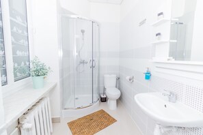 Shared Dormitory, Private Bathroom (1 bed in 8 people room) | Bathroom | Hair dryer - Chillout Hostel (Warsaw)