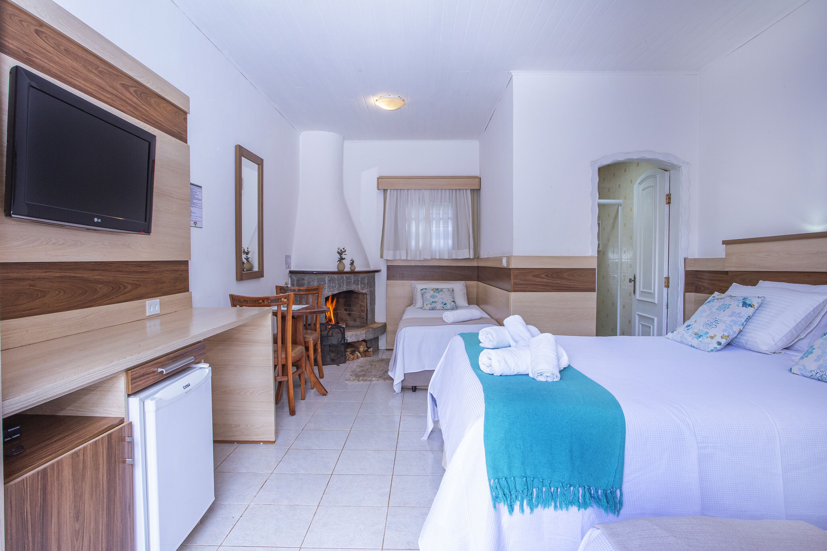 Malbec Quadruplo | Frigobar, Wi-Fi de cortesia, roupa de cama