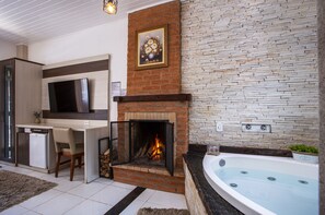 Sangiovese | Private spa tub
