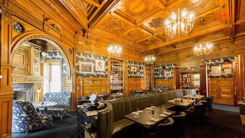 Lunch and dinner served, local and international cuisine