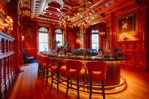 Bar (en la propiedad)