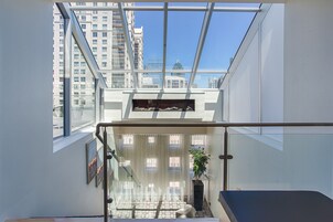 Televisión de pantalla plana, estación para iPod