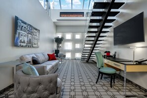 Ropa de cama de alta calidad, colchones con efecto memoria y minibar 