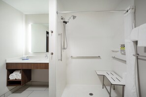 Free toiletries, hair dryer, towels - Holiday Inn Express & Suites Sterling by IHG (Sterling)