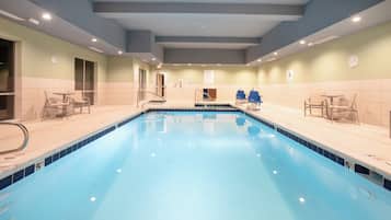 Indoor pool, sun loungers