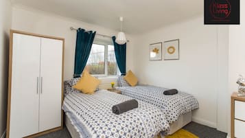 Traditional House, 2 Bedrooms | 2 bedrooms, individually decorated, individually furnished