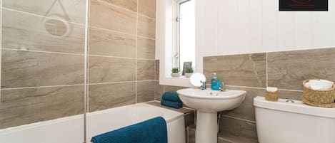 Traditionellt hus - 2 sovrum | Badrum | Badkar/dusch, djupt badkar, gratis toalettartiklar och hÄrtork