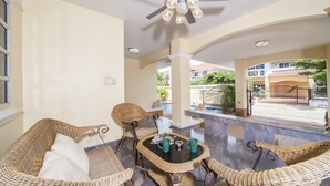 Comfort-Villa, 5 Schlafzimmer | Terrasse/Patio