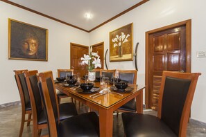 Comfort Villa, 5 Bedrooms | In-room dining - Baan Chokdee 5 Bed Private Pool (Pattaya)