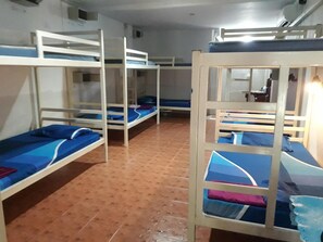 Insonorización, wifi gratis y ropa de cama