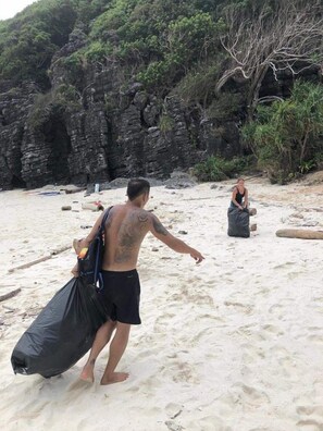 Ecotours - Hangover Hostel (Ko Phi Phi)