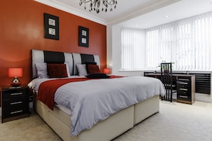 Double Room, Shared Bathroom (Cherry Room) | 1 bedroom, individually decorated, individually furnished