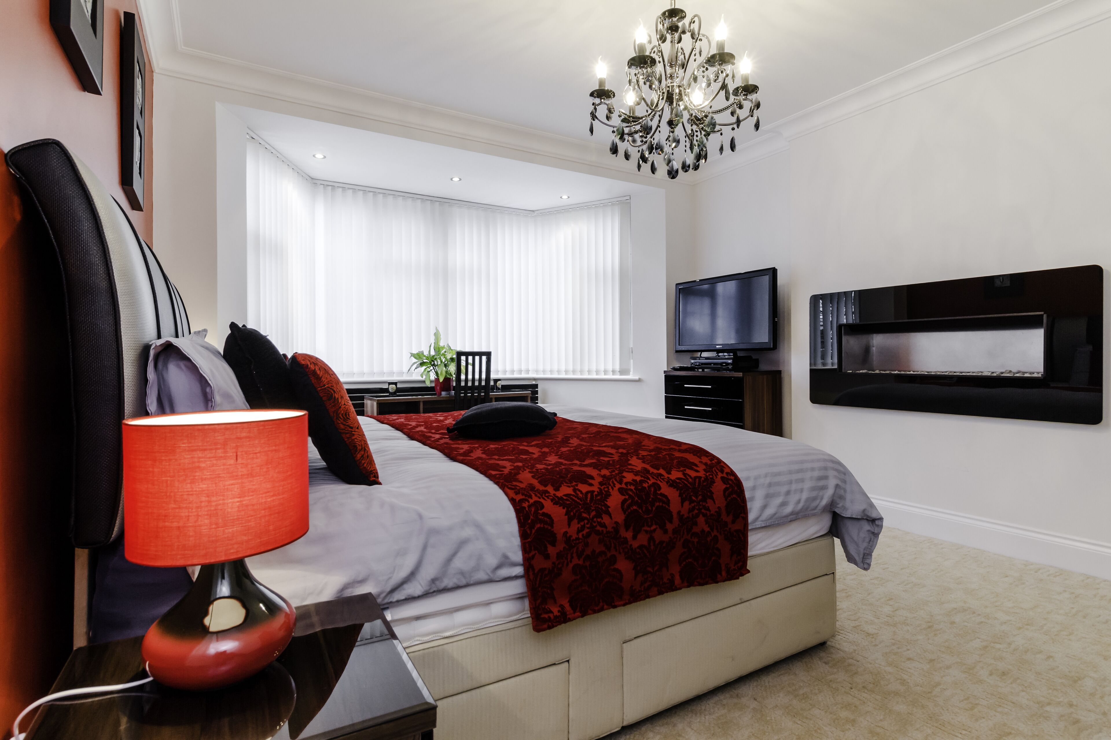 Double Room, Shared Bathroom (Cherry Room) | Individually decorated, individually furnished, laptop workspace