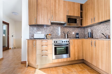 Superior Apartment, 1 Bedroom, Terrace | Private kitchen | Fridge, microwave, oven, stovetop