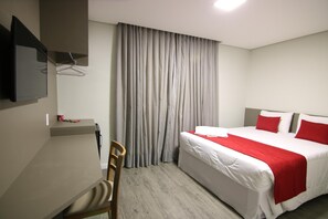 1 dormitorio, minibar, escritorio