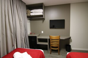 1 habitación, minibar, escritorio y espacio para trabajar con laptop 