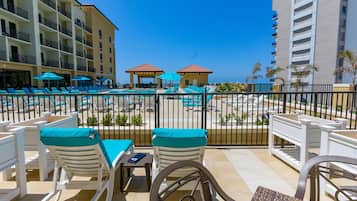 2 outdoor pools, a heated pool, pool loungers