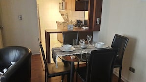 In-room dining - Plaza Apartment (Santiago)