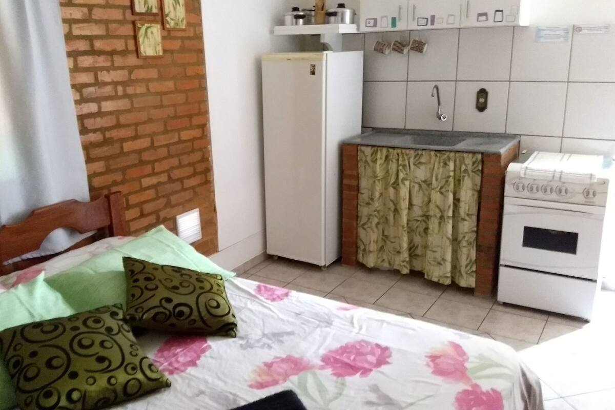 Studio, 1 parisänky | Tallelokero huoneessa, ilmainen Wi-Fi