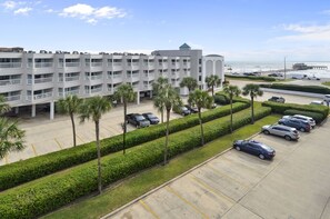Condo, 2 quartos | Fachada