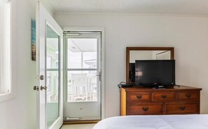 Condo, 2 Bedrooms | 2 bedrooms, free WiFi, bed sheets