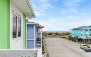 Condo, 2 Bedrooms | Property grounds