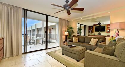 Valley Isle #1203 2 Bedroom Condo by RedAwning