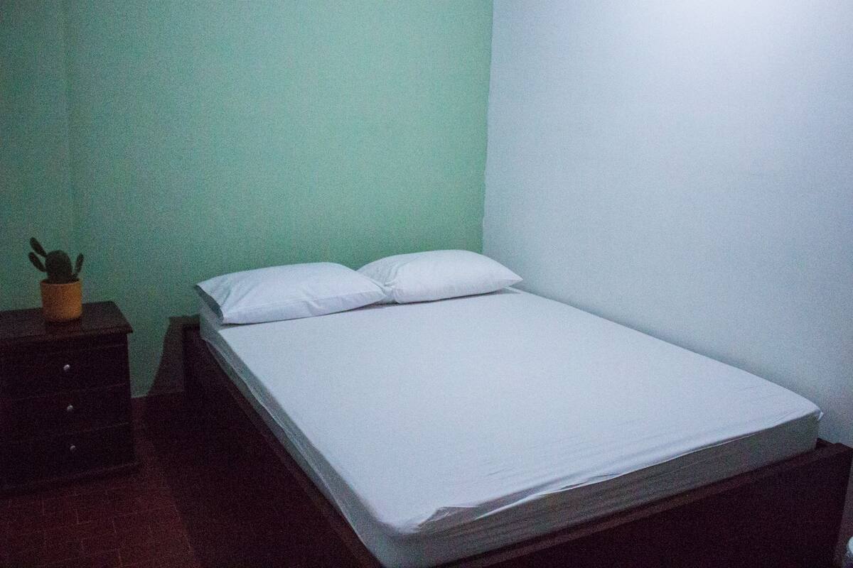 Soundproofing, free WiFi