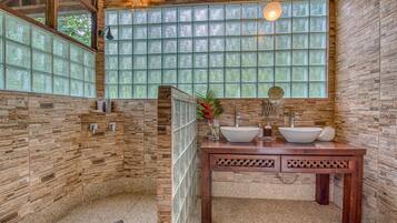 4 Poster Queen with Jungle View | Bathroom | Shower, rainfall showerhead, designer toiletries, towels