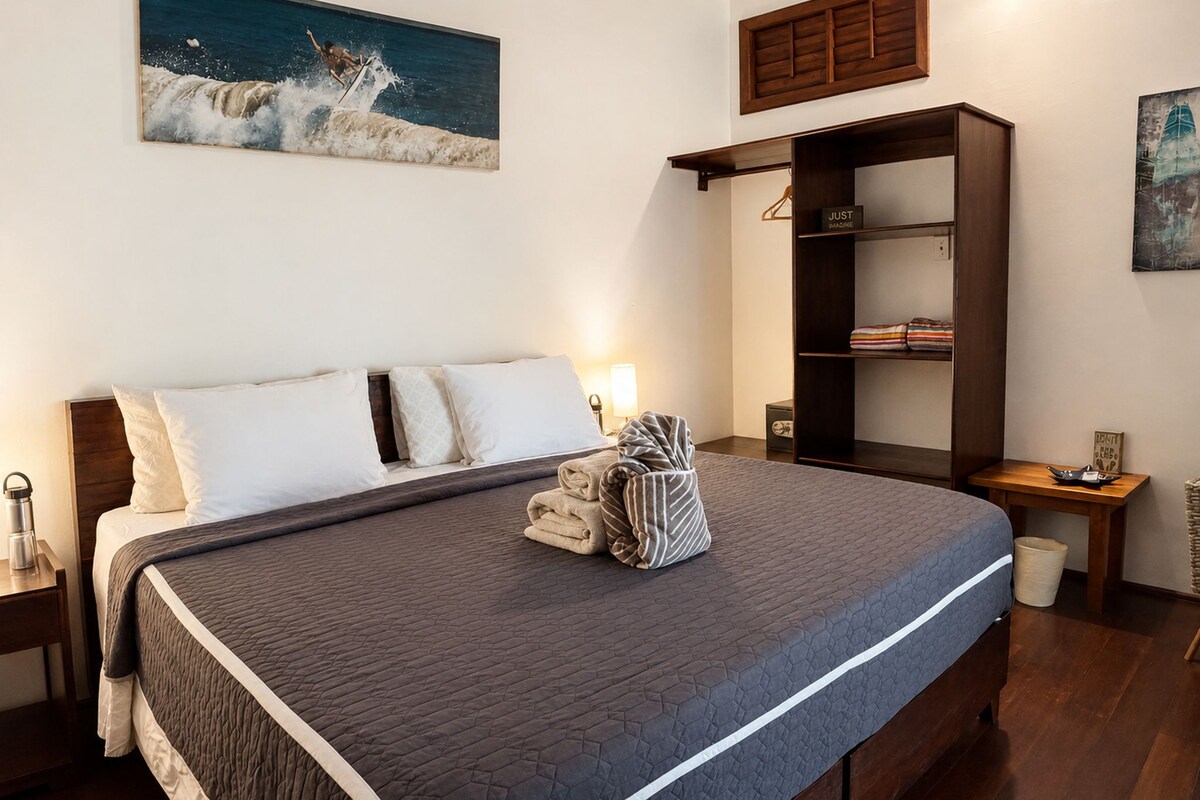 King or Twin with Jungle View | Egyptian cotton sheets, premium bedding, Tempur-Pedic beds, in-room safe