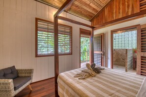 4 Poster Queen with Jungle View | Egyptian cotton sheets, premium bedding, Tempur-Pedic beds, in-room safe