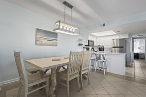 Condo, 2 Bedrooms | Dining