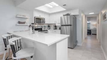 Condo, 2 Bedrooms | Private kitchen | Fridge, microwave, oven, coffee/tea maker