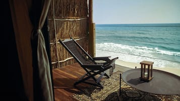 Vista para praia/oceano