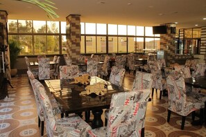 Breakfast, lunch and dinner served