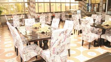 Breakfast, lunch and dinner served