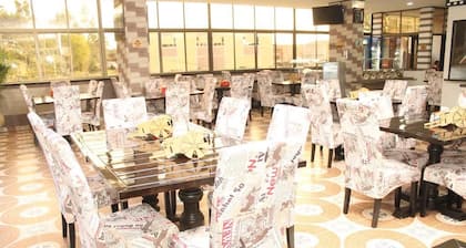 Hollywood Paradise Hotel