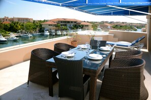 Apartamento, 3 habitaciones | Ropa de cama de alta calidad, caja fuerte, tabla de planchar con plancha