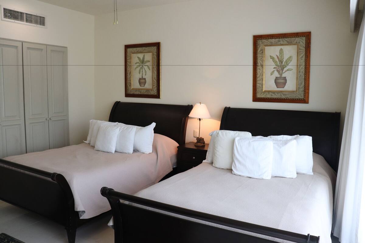 Premium bedding, in-room safe, iron/ironing board, cribs (free)