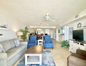 Condo, 2 Bedrooms, Balcony, Beachfront | Living area