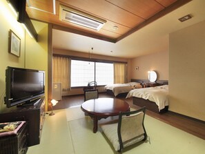 Chambre Tradition (8 tatami mats with twin bed)