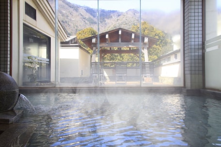 Public bath. Shiki No Yado Minoya