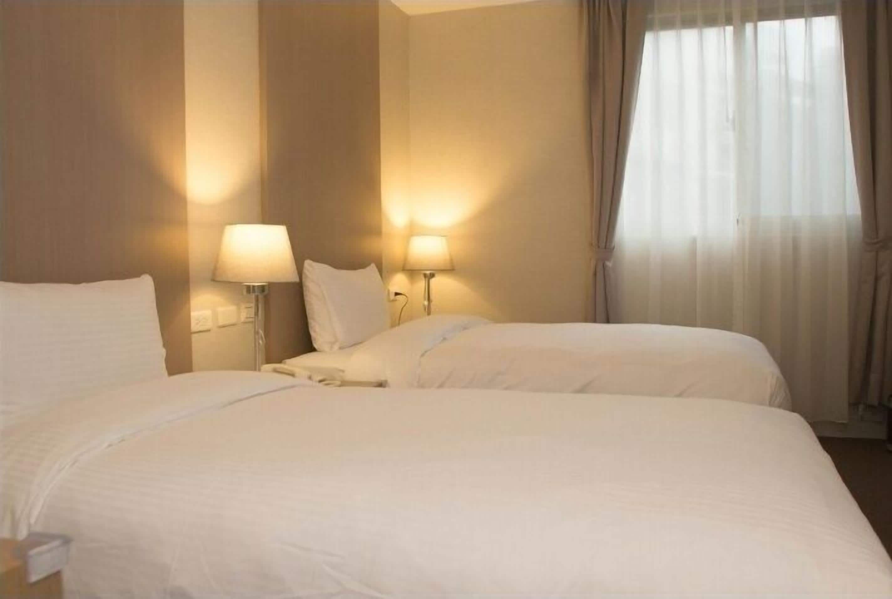 standard twin room | desk, blackout curtains, soundproofing, iron/ironing board