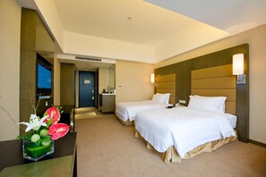 Minibar, in-room safe, desk, blackout curtains - Shunde Jiaxin Conifer Hotel (Foshan)