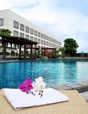 Outdoor pool - Shunde Jiaxin Conifer Hotel (Foshan)